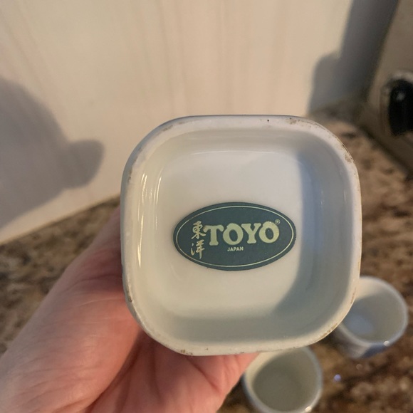Toyo Sake Set - Picture 2 of 4